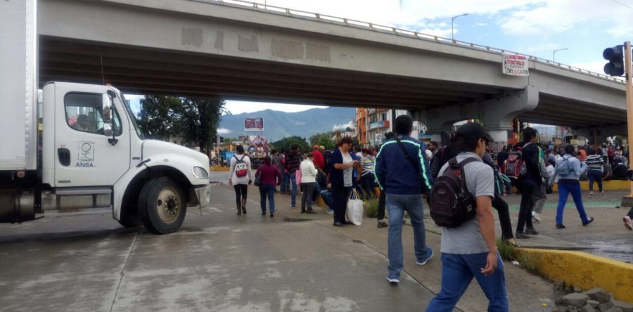 Visita de Peña Nieto provoca bloqueos en la ciudad
