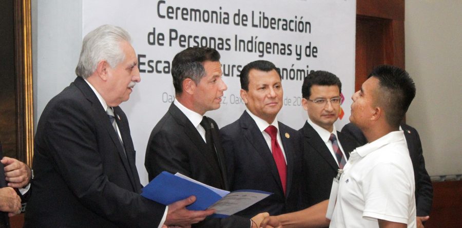 Encabeza AMH liberación de presos; suman 404 en la actual administración