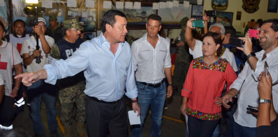 Manejo de apoyos y víveres a la población damnificada se realiza con toda transparencia por parte de las Fuerzas Armadas: AMH