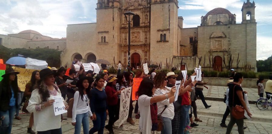 Marchan mujeres en Oaxaca por el caso de Mara Castilla.