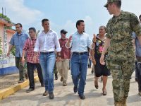 Anuncia EPN entrega de tarjetas electrónicas para reconstrucción de viviendas en el Istmo