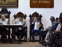 Propone Eduardo Reyes evitar bolsas de plástico  en compras