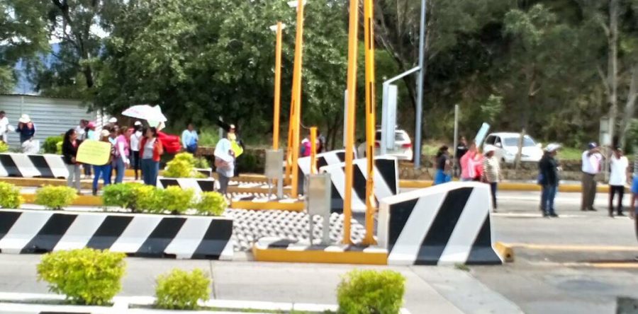 Colonos piden cooperación en caseta de Huitzo para obras de reconstrucción