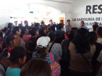 Padres de Familia de escuela en San Martín marchan este viernes.