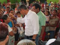 Recorre Alejandro Murat calles y viviendas en Santo Domingo Zanatepec