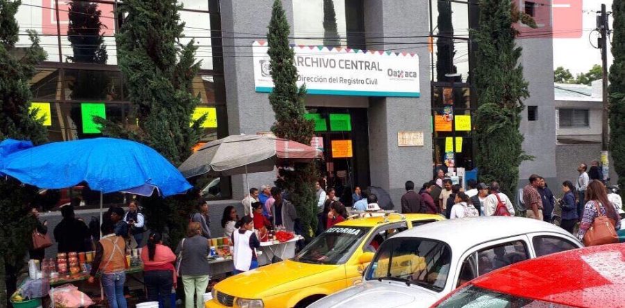 Continúa paro de labores en el Archivo Central