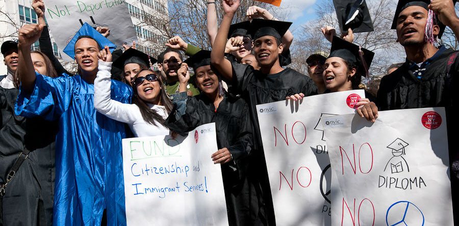 Dreamers: ofrecerles un regreso “a modo” es hacerle el juego a Trump: Raúl Castellanos