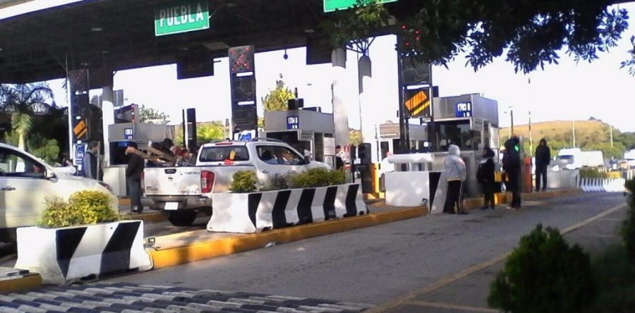 Covic toma caseta de peaje de Huitzo