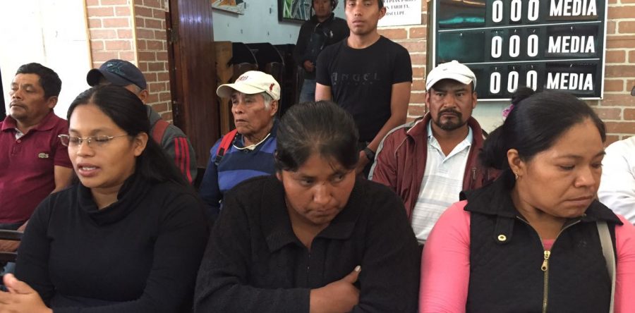 Acusan a priistas de alterar el orden en Texcatitlán.