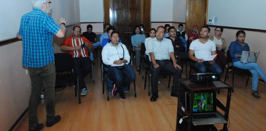 Comparten emprendedores sociales conocimientos y experiencias