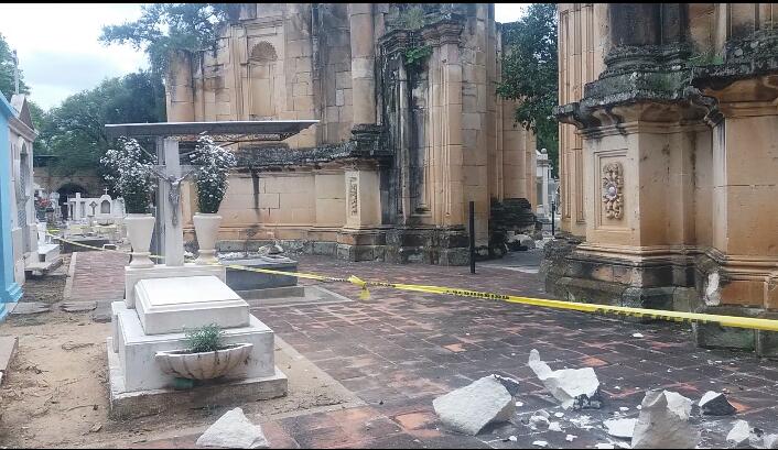 Restringen ingreso a Panteón San Miguel ante los daños severos por el terremoto