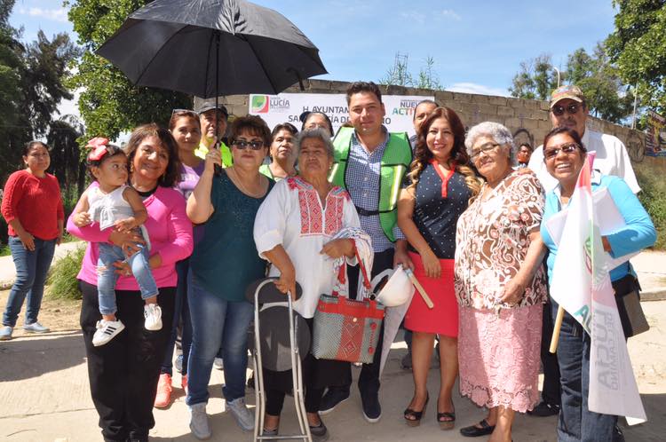 Raúl Cruz da inicio a la modernización y construcción de pavimento en la Col. Nueva Santa Lucía