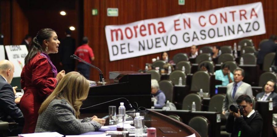 Diputados del PRI suben impuestos, mientras  la gente empobrece: Karina Barón