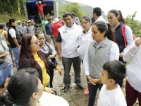 Asiste Sistema DIF Oaxaca a familias damnificadas por sismo y lluvias en la Cañada
