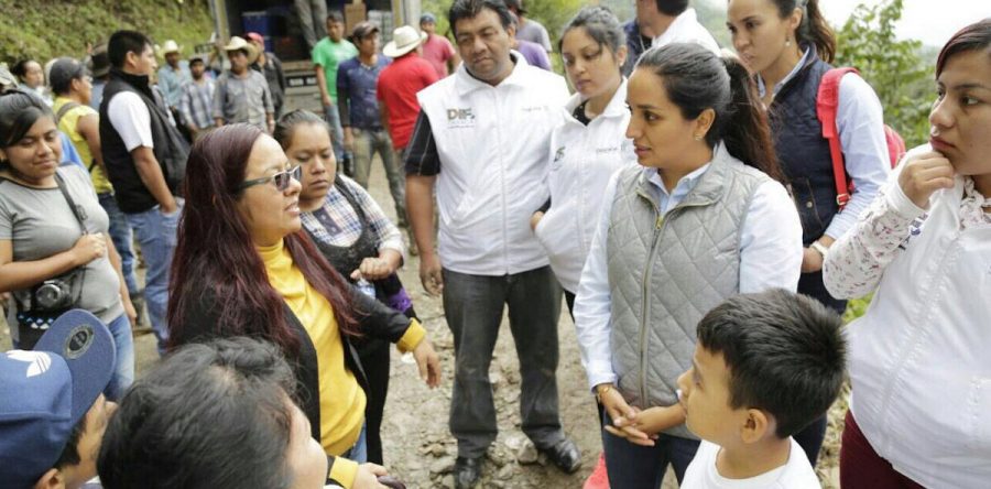 Asiste Sistema DIF Oaxaca a familias damnificadas por sismo y lluvias en la Cañada