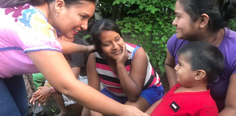 En comunidad saldremos adelante: Karina Barón