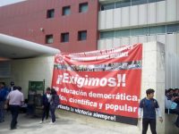 Protestan preparatorianos por falta de apoyo de gobierno para mantener sus estudios