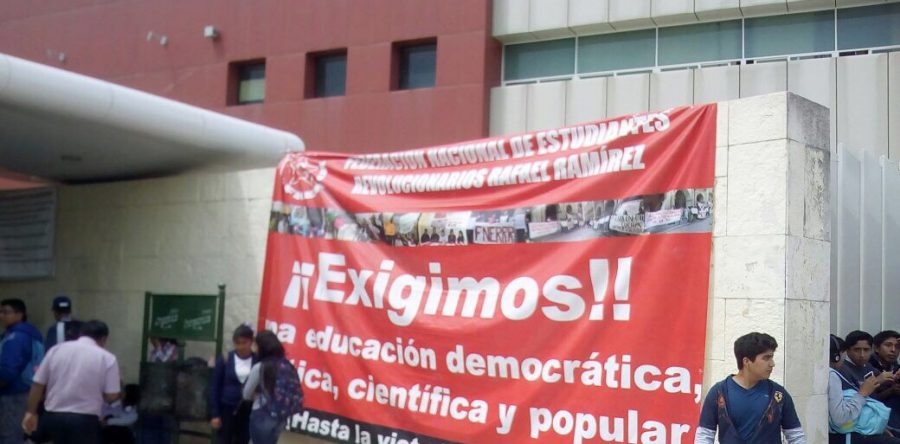 Protestan preparatorianos por falta de apoyo de gobierno para mantener sus estudios