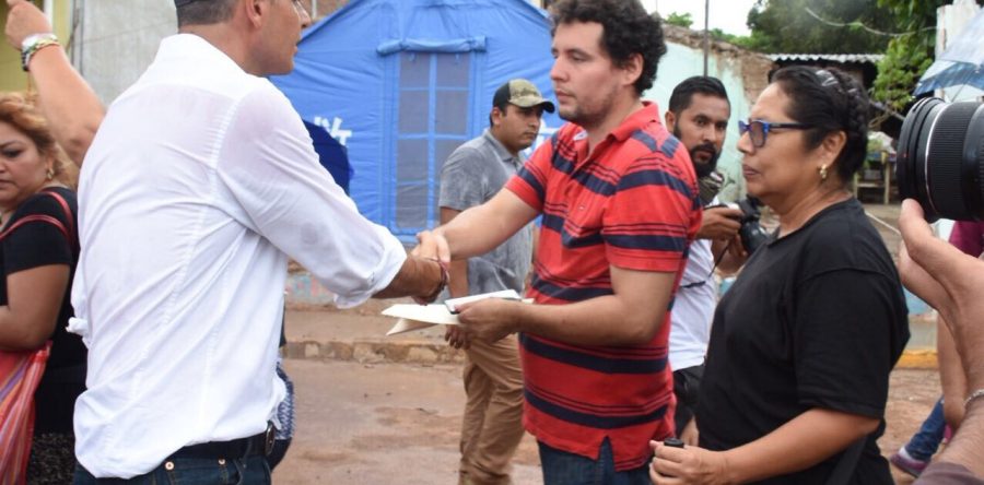 Agradecen familias de Juchitán apoyos otorgados por los gobiernos estatal y federal