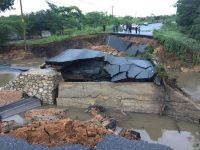Aumentan daños en carreteras de Oaxaca
