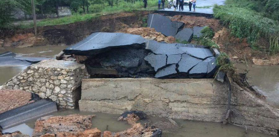 Aumentan daños en carreteras de Oaxaca