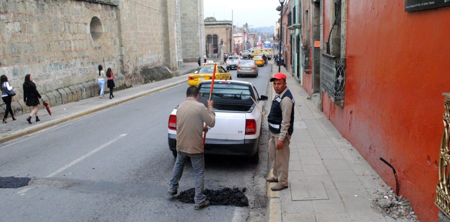 Plan Emergente de Bacheo atiende calles del centro histórico