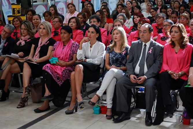 Limpian mercado 20 de Noviembre previo a la celebración del “Día de Muertos”