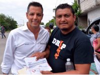 Entrega AMH tarjetas electrónicas a familias damnificadas de Juchitán