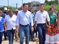 Entregan AMH y MAOC apoyos para reconstrucción del Istmo