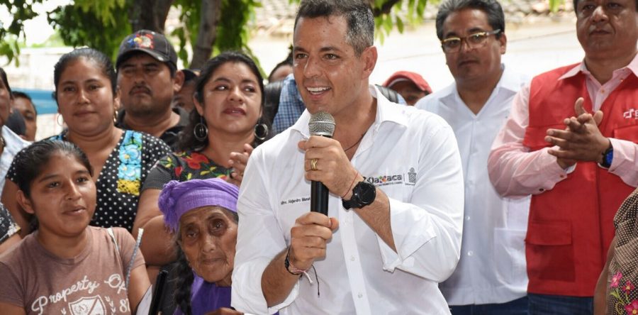 Entregan AMH y Osorio Chong apoyos por más de 47 MDP para reactivar la economía del Istmo