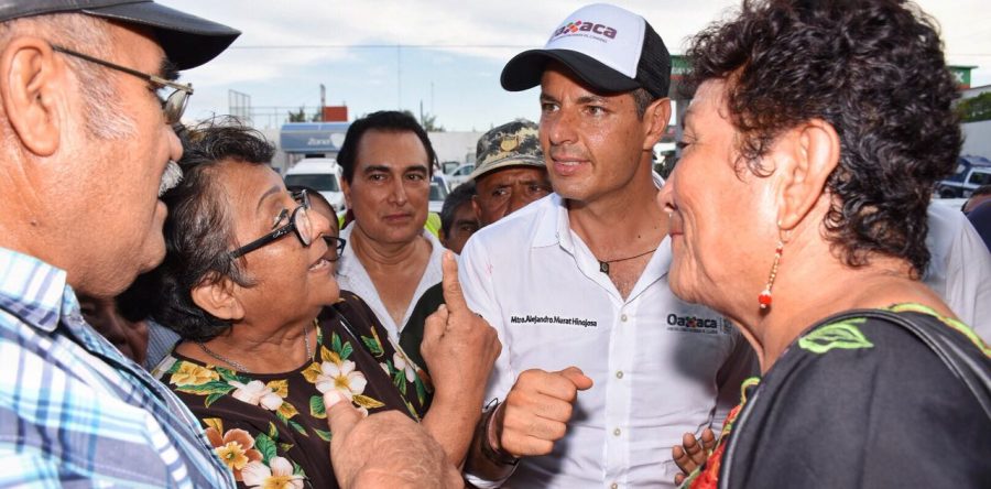 Benefician Gobiernos Federal y Estatal a personas adultas de Salina Cruz
