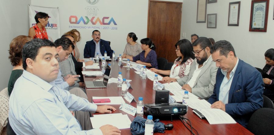Encabeza Hernández Fraguas sesión de la Junta de Gobierno del Instituto de la Mujer