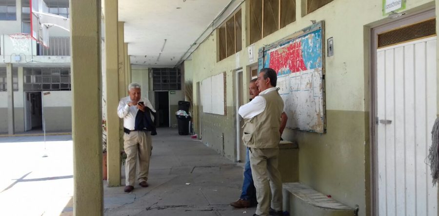 Retienen a funcionarios del IEEPO y IOCIFED Escuela Primaria “Enrique Pestalozzi”