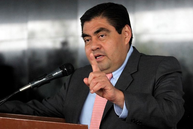 Miguel Barbosa: la incongruencia paga bien: Raúl Castellanos