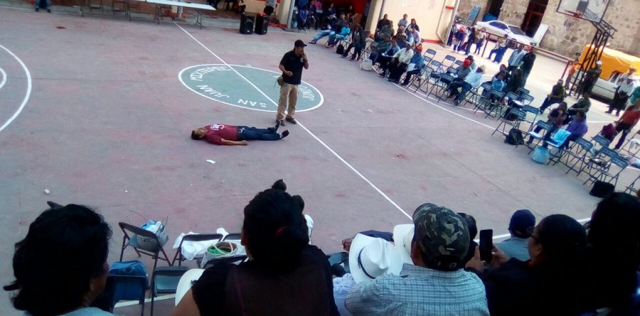 Capacitan a docentes y padres de familia en materia de Protección Civil