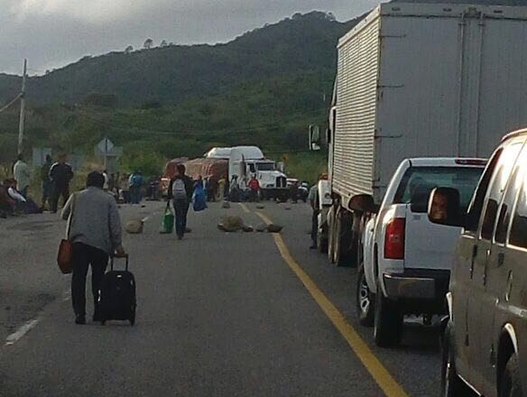 Habitantes de Chihuiro bloquearon rumbo al Istmo a la altura del Camarón