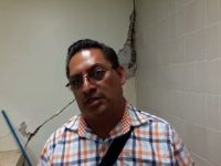 Abandonados trabajadores de la UABJO; desalojan edificio dañado sin ayuda de ninguna autoridad