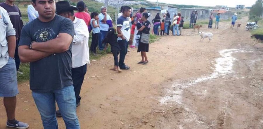 Pobladores cierran basurero en Atzompa