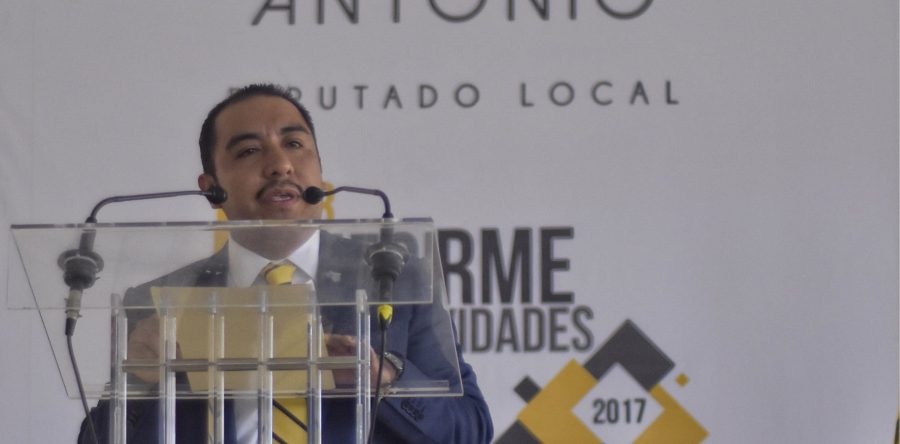 Presenta Horacio Antonio, Primer Informe de Actividades.