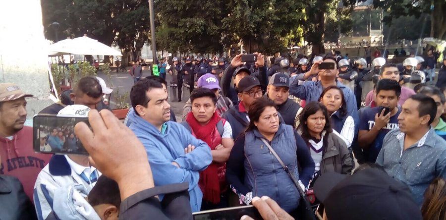 Amenazan comerciantes de bloquear calles si no se les regresa sus espacios
