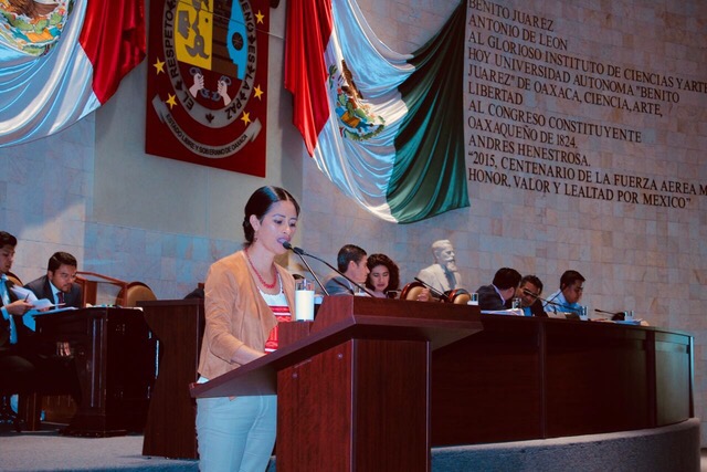 Pide Paola Gutiérrez se respeten tarifas de taxis foráneos