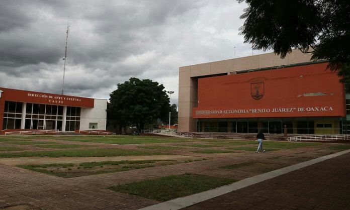 Agobian emplazamientos a huelga a la UABJO