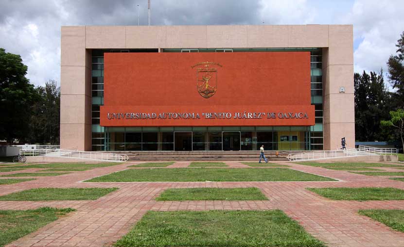 UABJO: sin respaldo institucional a fondo, va enfilada al incendio: Adrián Ortiz