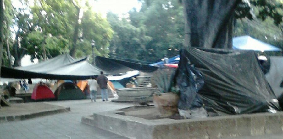 Sigue S-22 en el zócalo de la ciudad.