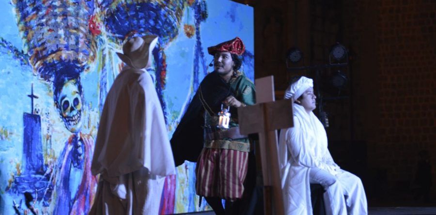 “Vida y muerte” envuelven la Plaza de la Danza