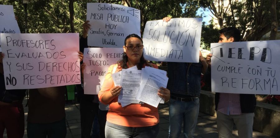 Maestros idóneos piden se les pague lo que han trabajado