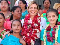 Ivette Morán de Murat realiza gira de trabajo en la Sierra Sur