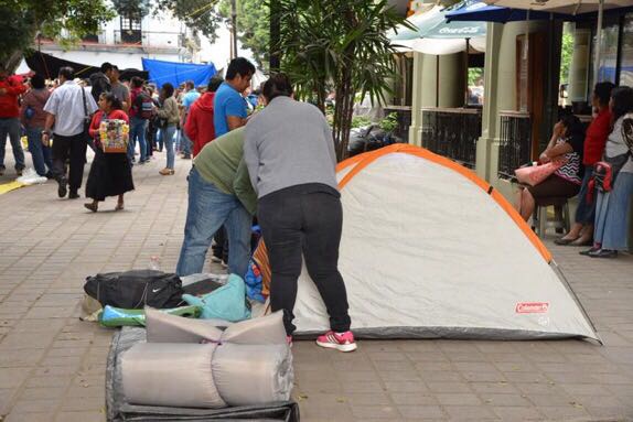 S-22 acciona en oficinas del IEEPO y continúa con su plantón