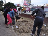 Raúl Cruz en sinergia con habitantes, realizan labores de rescate y limpieza en espacios públicos de Santa Lucía del Camino.