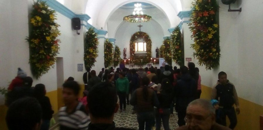 Festejan entre plegarias, rezos y solicitudes de favores a la Virgen de Juquila